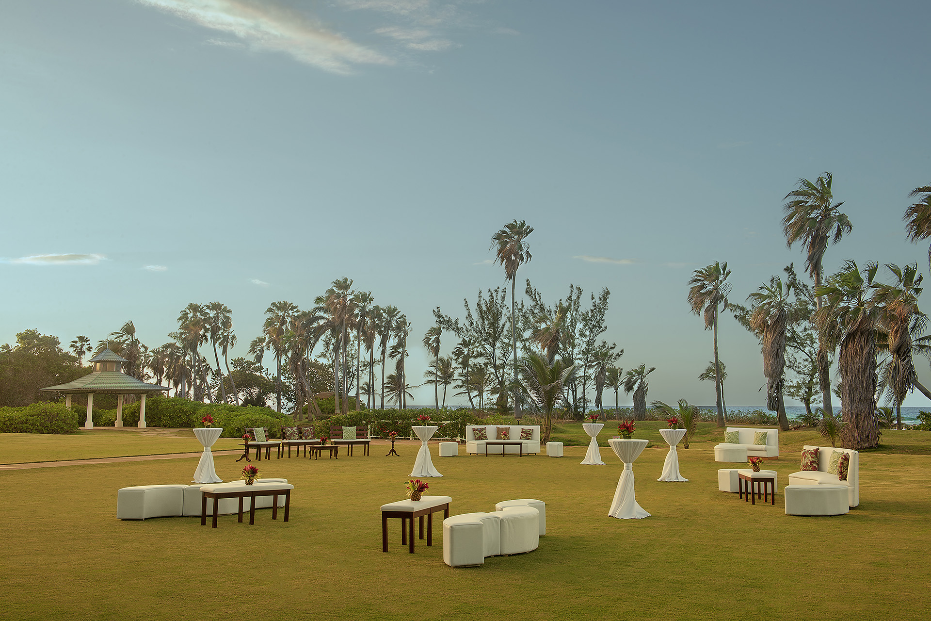 A room with tables and chairs