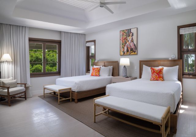 bedroom with two beds
